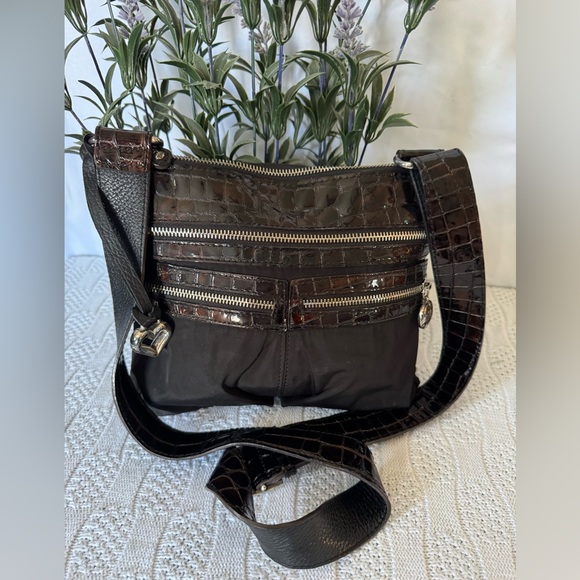 Brighton Handbags - Brighton EUC Gogo Messenger Bag